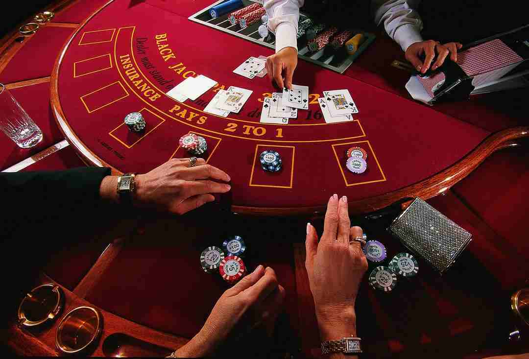 hotel & casino diamond crown nơi thỏa mãn đam mê đỏ đen